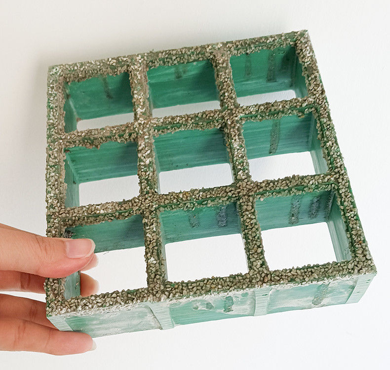 Bahan Serat Kaca Hijau 38*38*38mm Ketebalan Frp Grating Anti Slip Grille