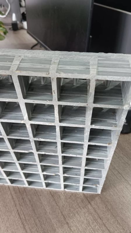 Microporous Grid FRP Small Mesh Grating Untuk Jalan Setapak Atau Platform Penggunaan Ukuran Disesuaikan